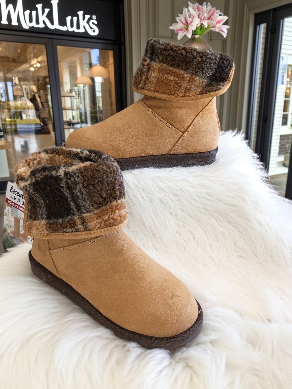 New Muk Luks Clover Cozy Tan Fold-Down Booties with Plaid Plush Cuff Sz 8